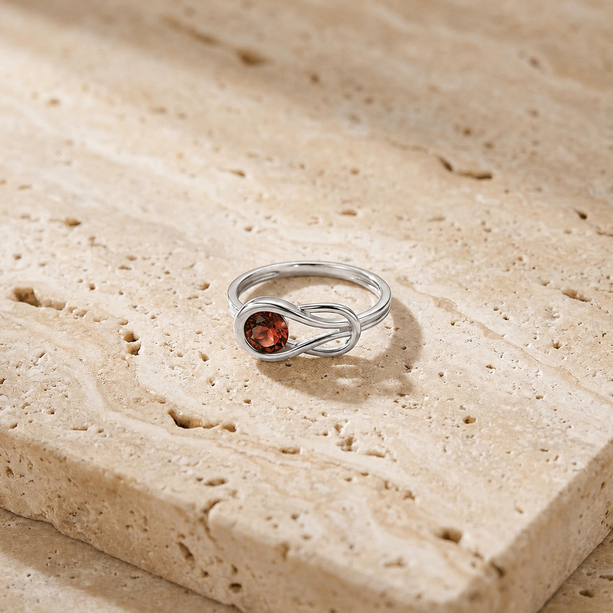 White Gold Ring Garnet 10K — Aurelia
