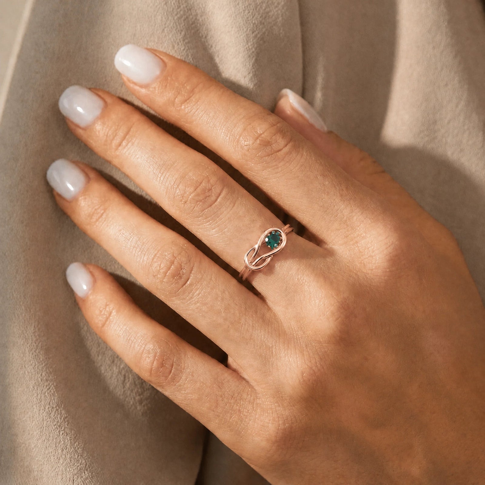Rose Gold Ring Emerald 10K — Aurelia
