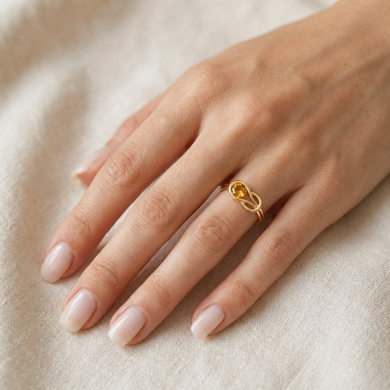 Yellow Gold Ring Emerald 10K — Aurelia