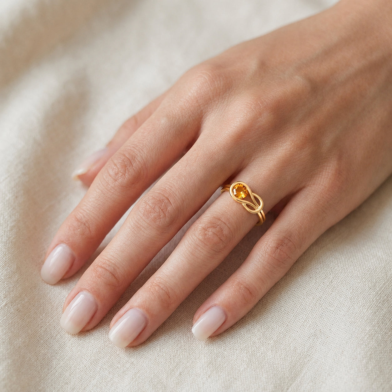 Yellow Gold Ring Ruby 10K — Aurelia