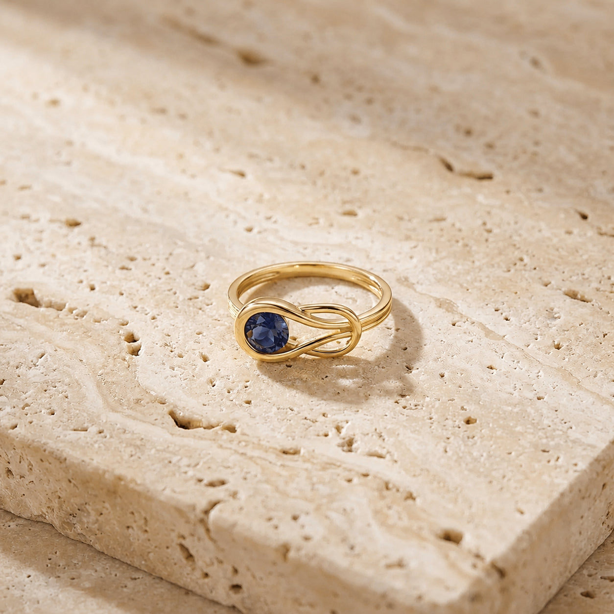Yellow Gold Ring Aquamarine 10K — Aurelia