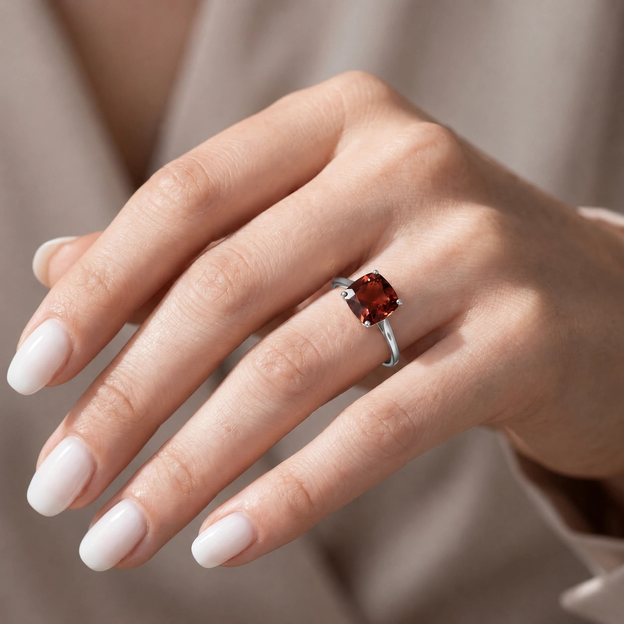 White Gold Grace Ring Garnet 10K — Delfina