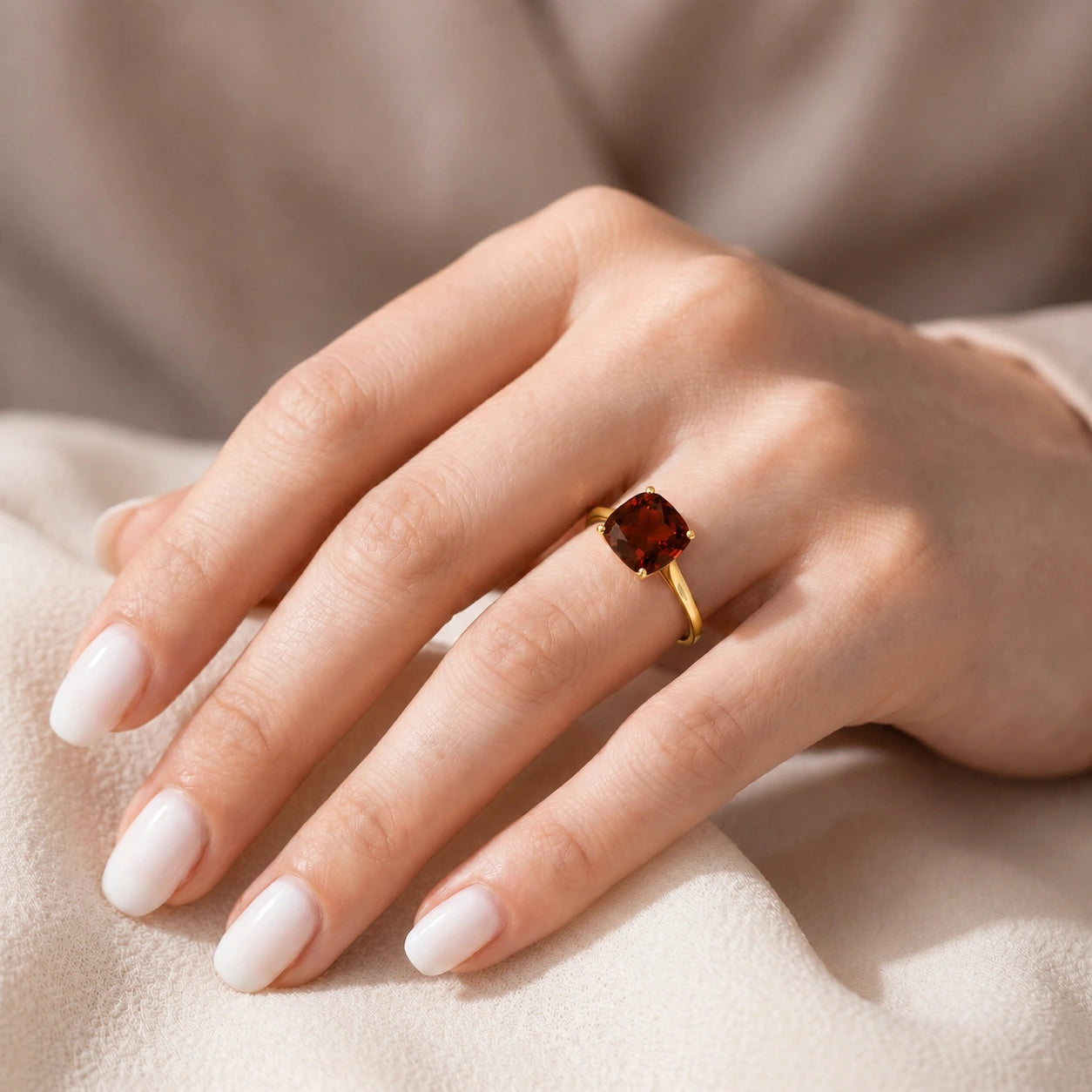 Yellow Gold Grace Ring Garnet 10K — Delfina