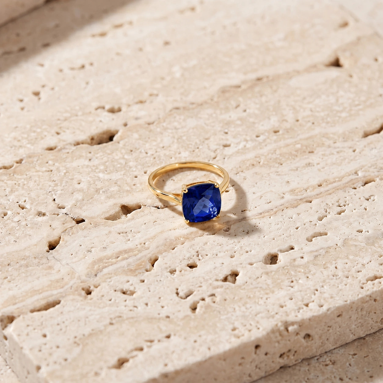 Yellow Gold Grace Ring Sapphire 10K — Delfina