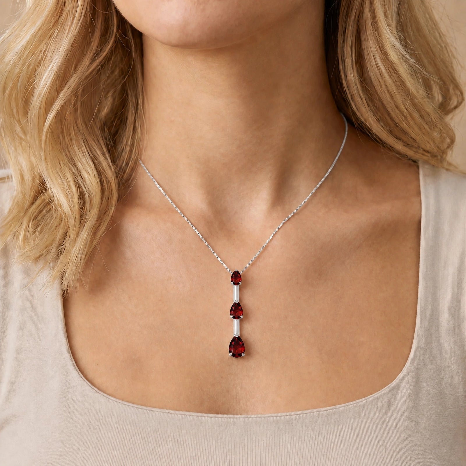 White Gold Garnet — Ylenia