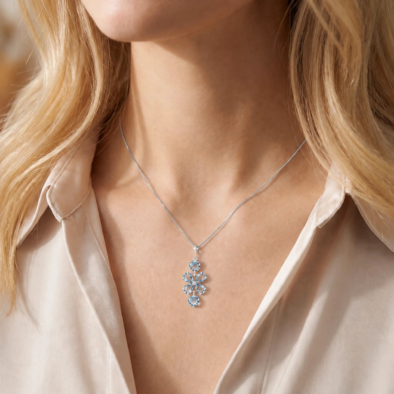 White Gold Classic Necklace Blue Topaz 10K — Arianna