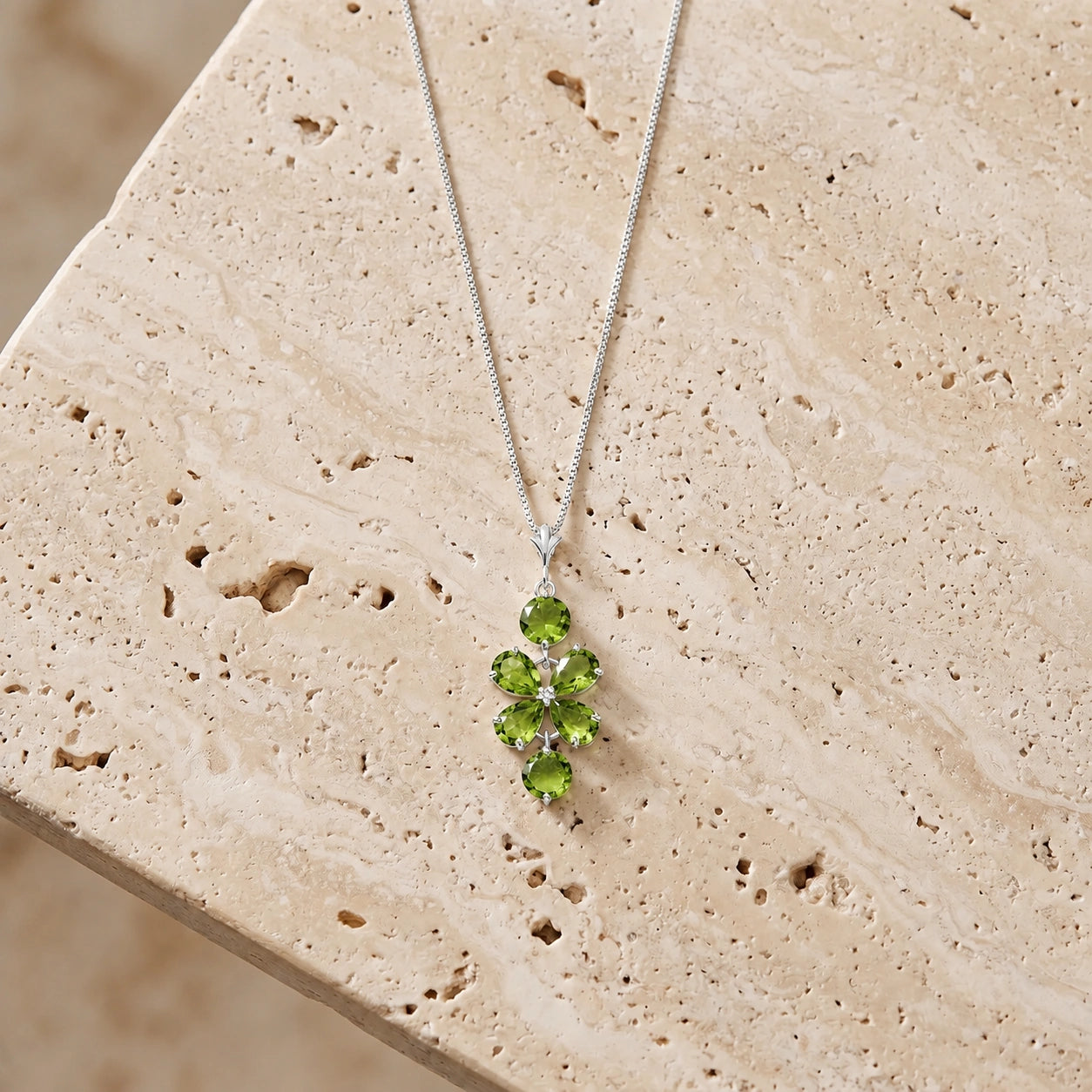 White Gold Classic Necklace Garnet 10K — Arianna
