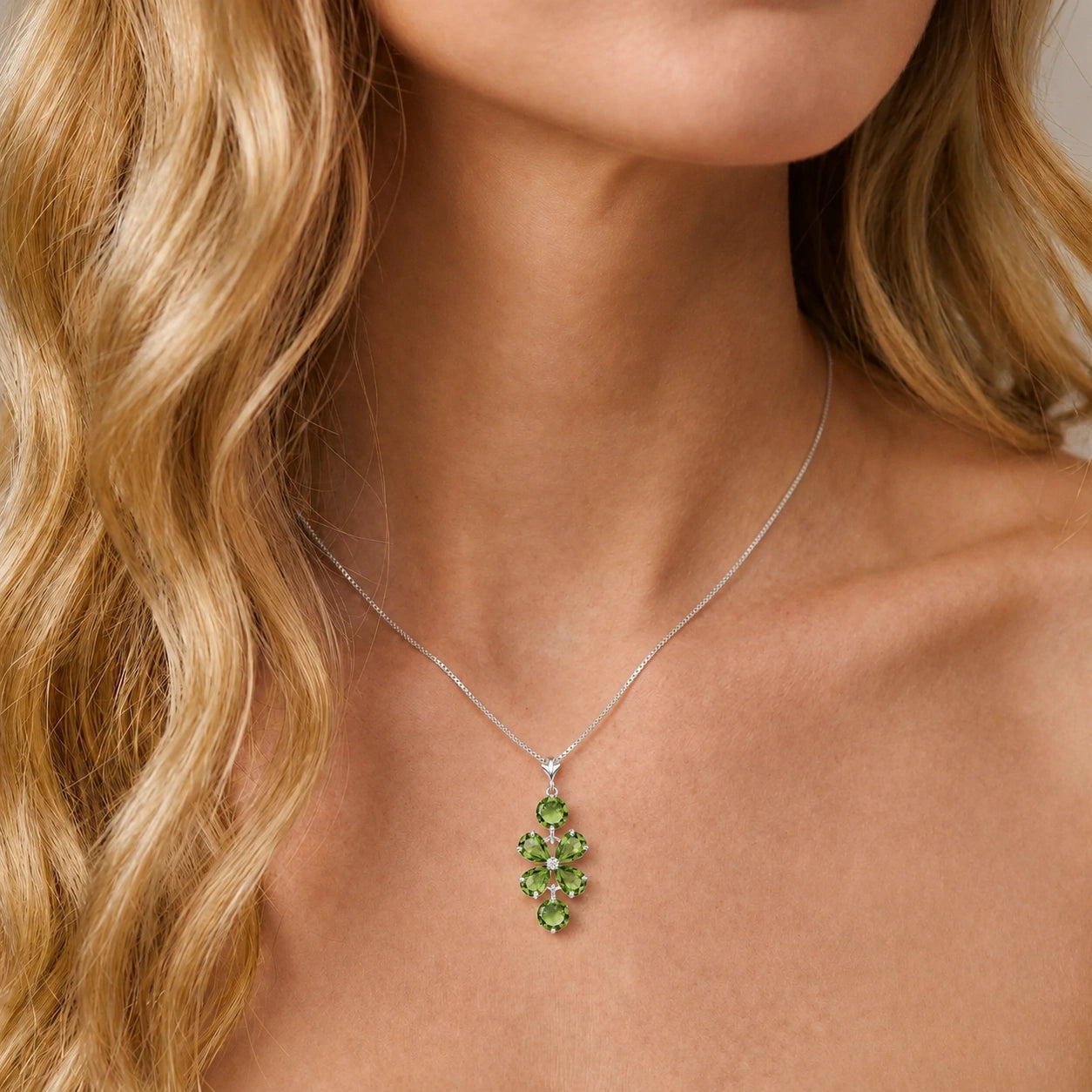 White Gold Classic Necklace Garnet 10K — Arianna