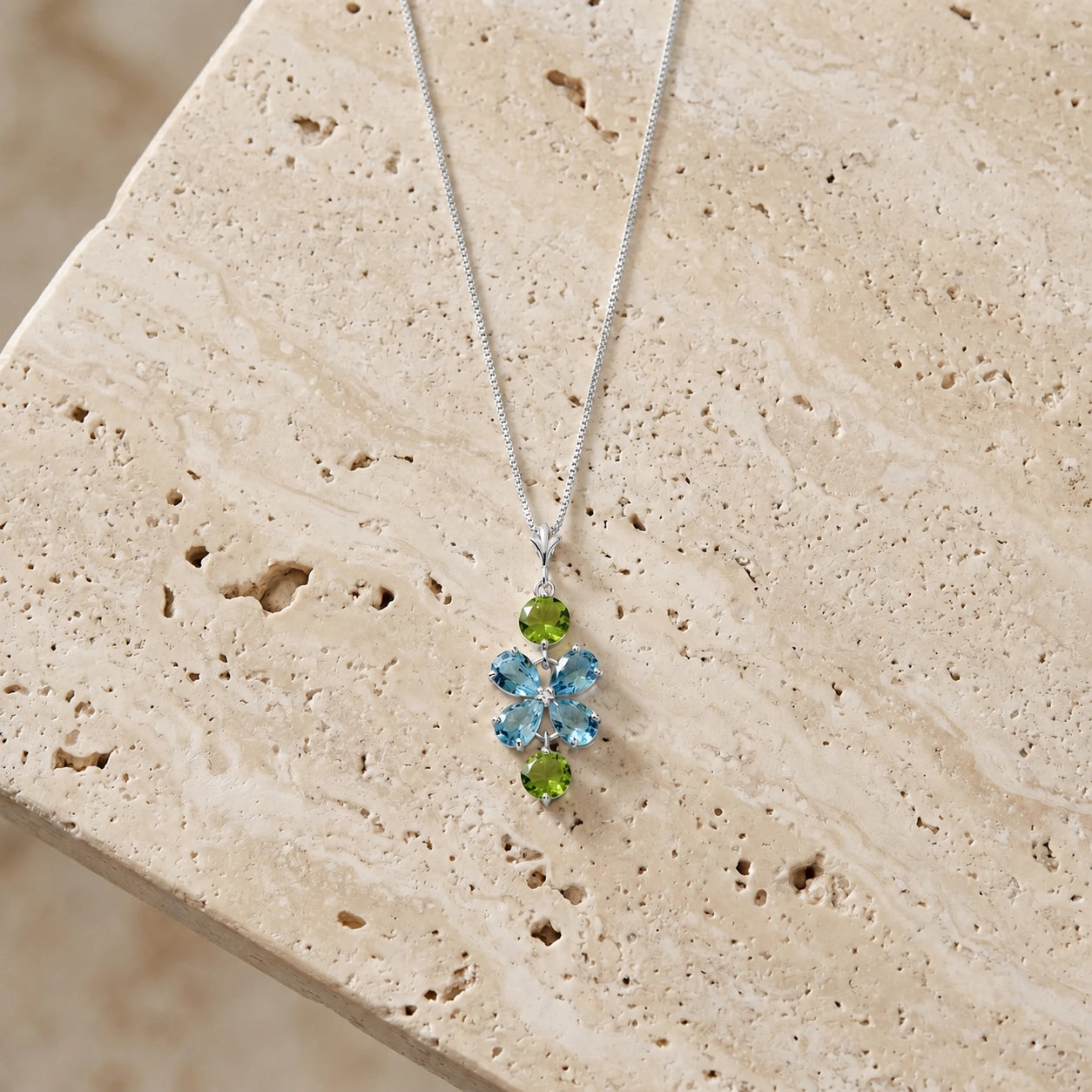 White Gold Classic Necklace Peridot 10K — Arianna