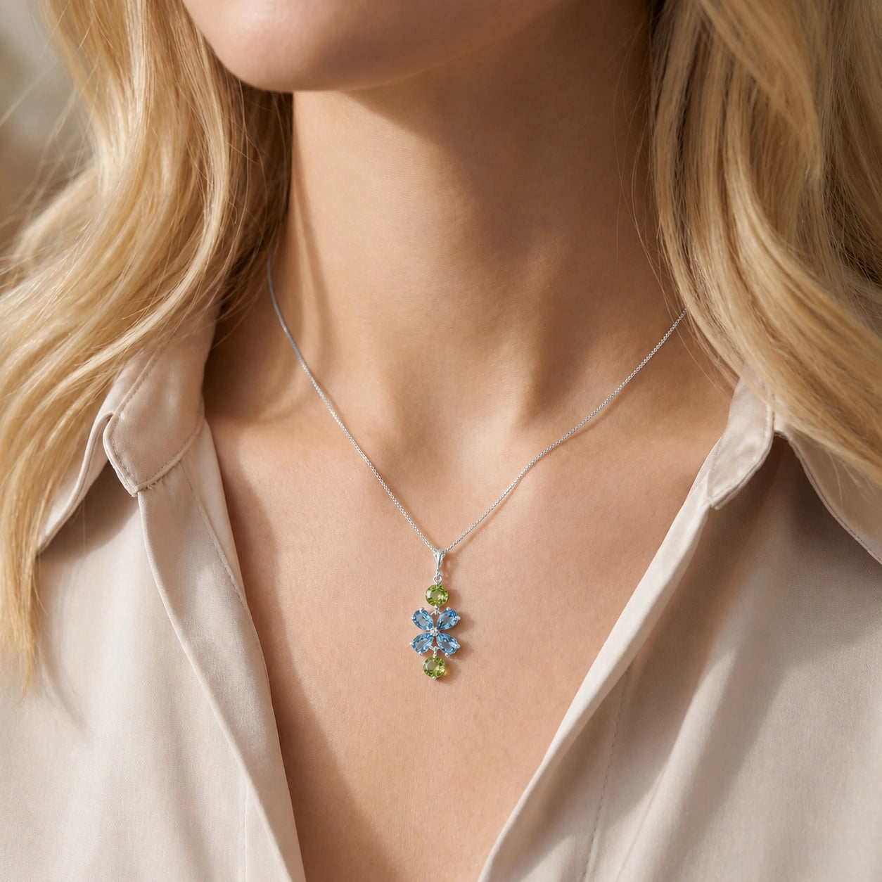 White Gold Classic Necklace Peridot 10K — Arianna