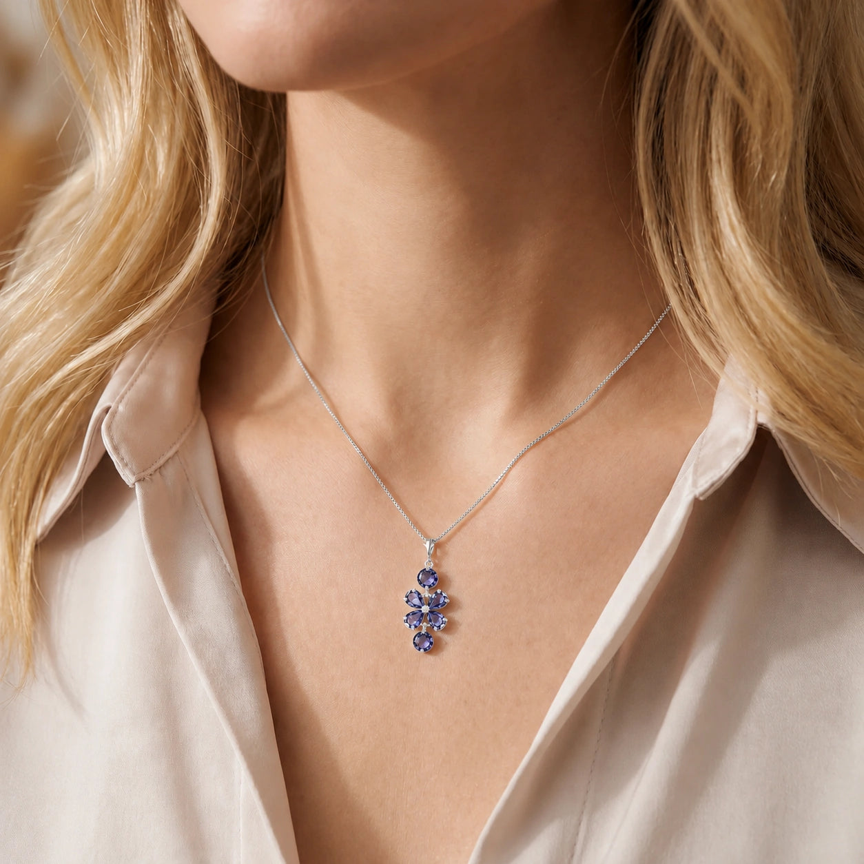 White Gold Classic Necklace Tanzanite 10K — Arianna