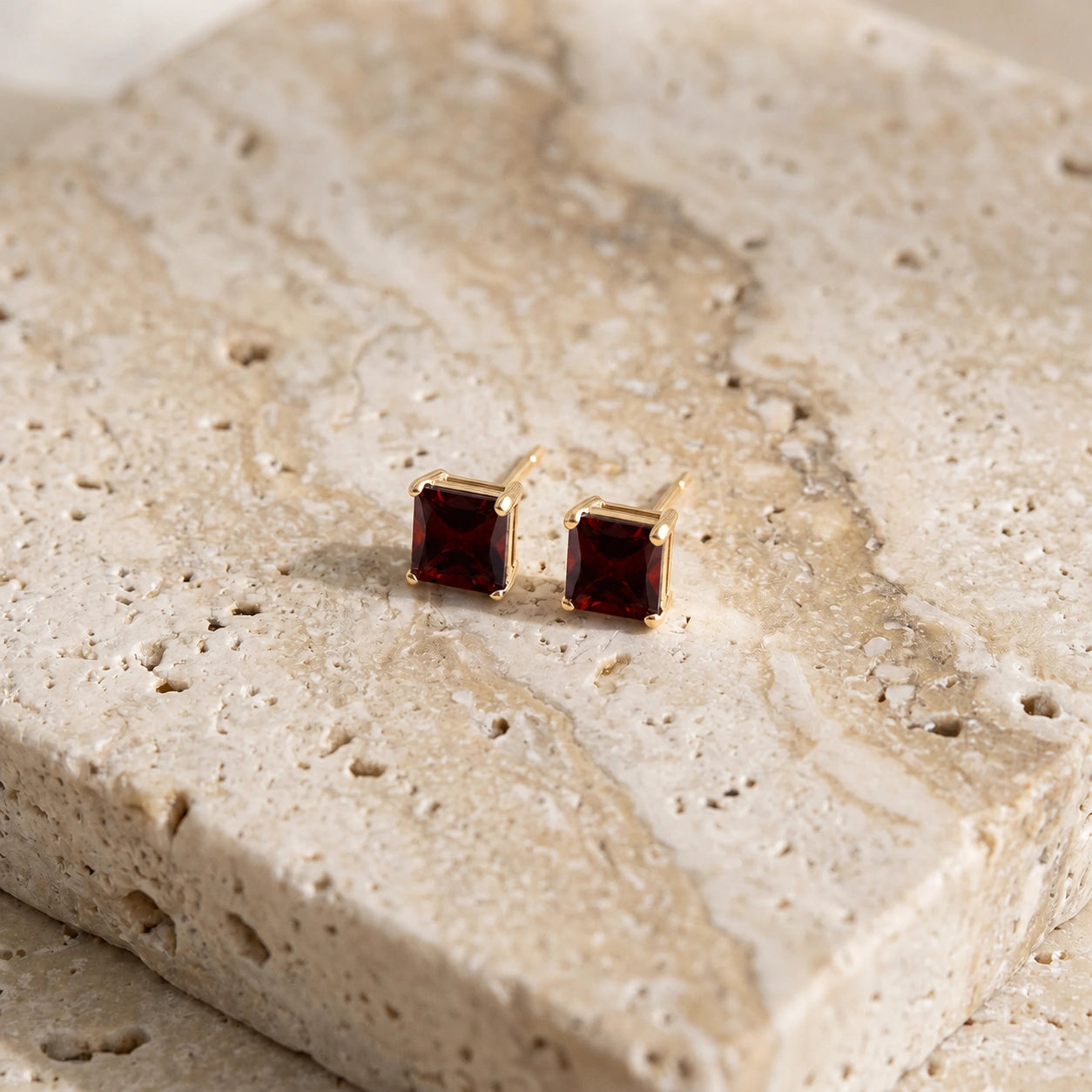 Yellow Gold Earrings Garnet 10K — Artemisia