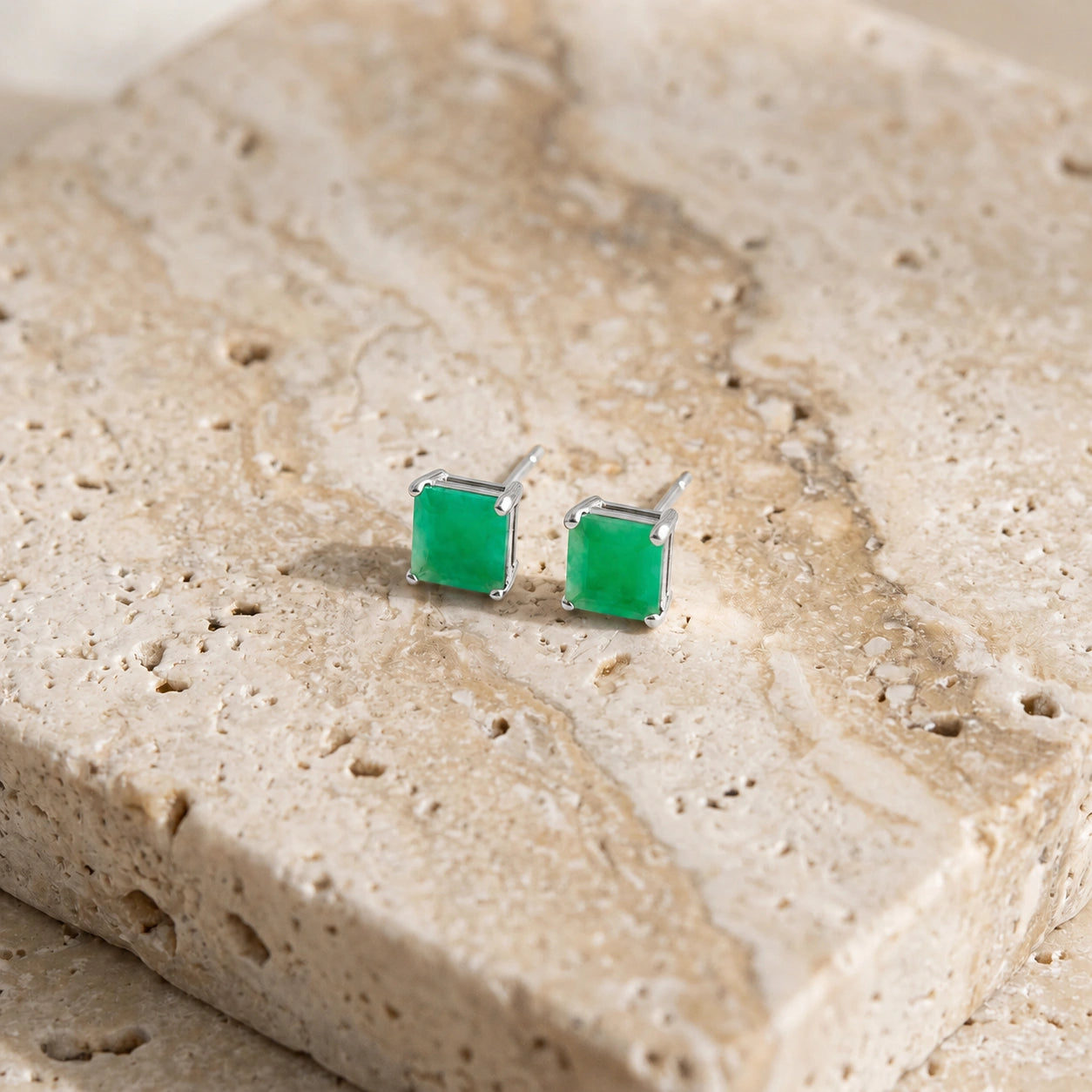 White Gold Earrings Emerald 10K — Artemisia