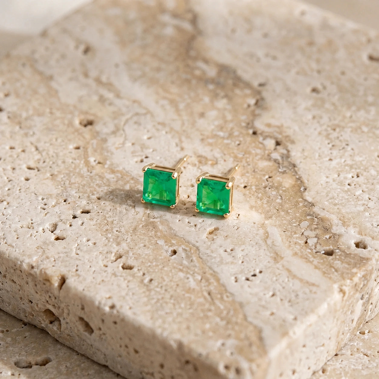 Yellow Gold Earrings Emerald 10K — Artemisia