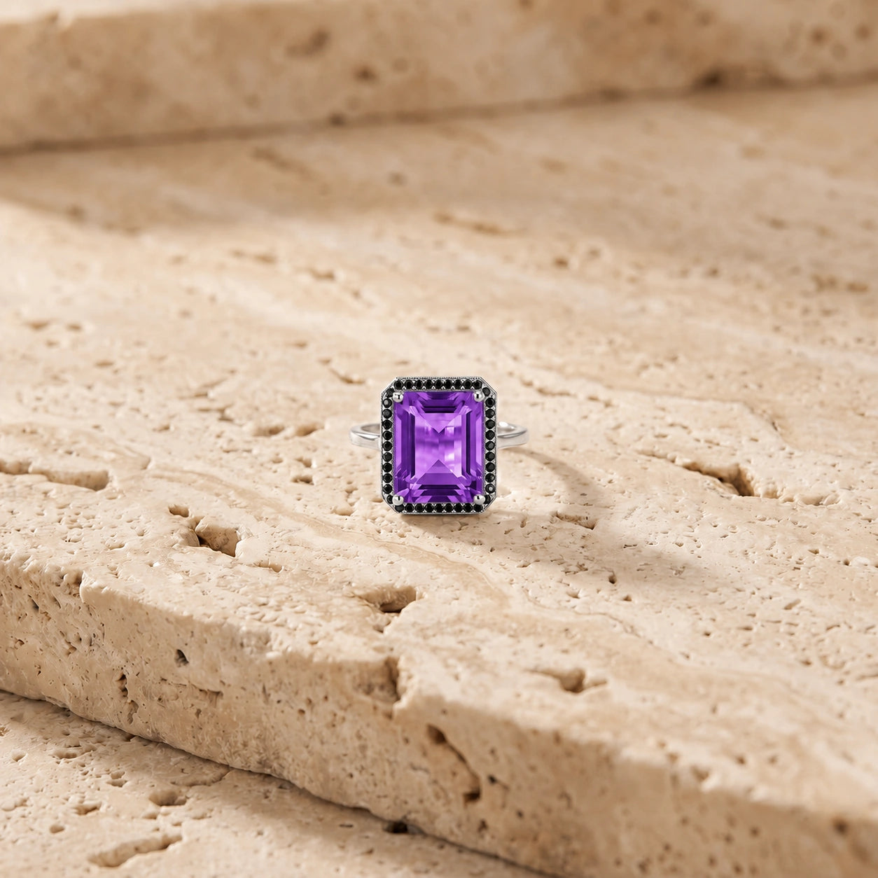 White Gold Ring Amethyst 10K — Nives