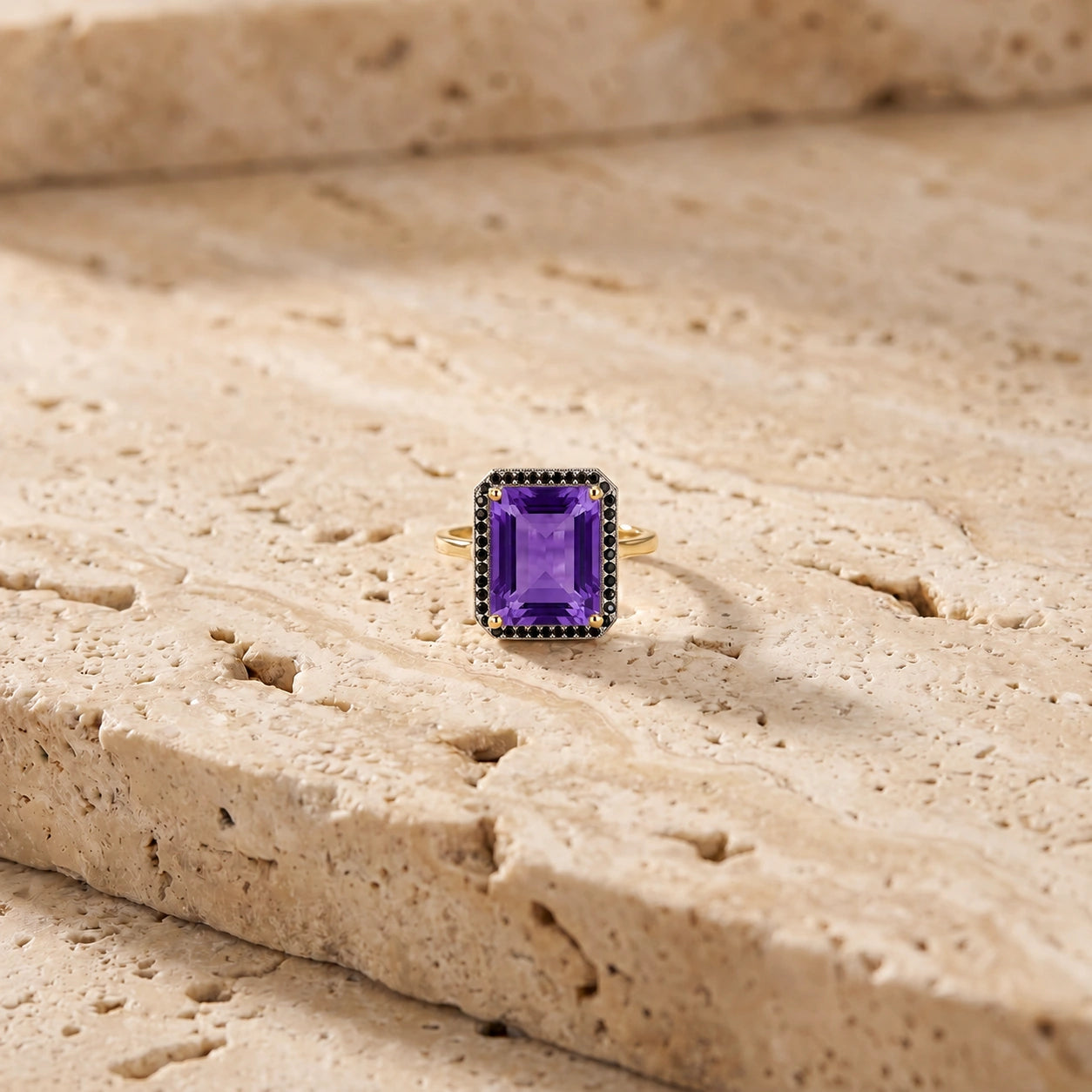 Yellow Gold Ring Amethyst 10K — Nives