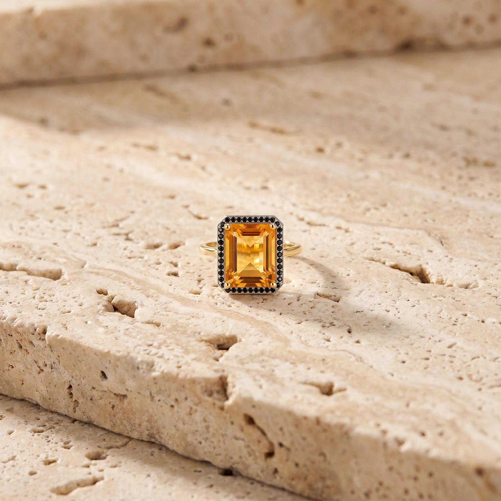 Yellow Gold Ring Citrine 10K — Nives
