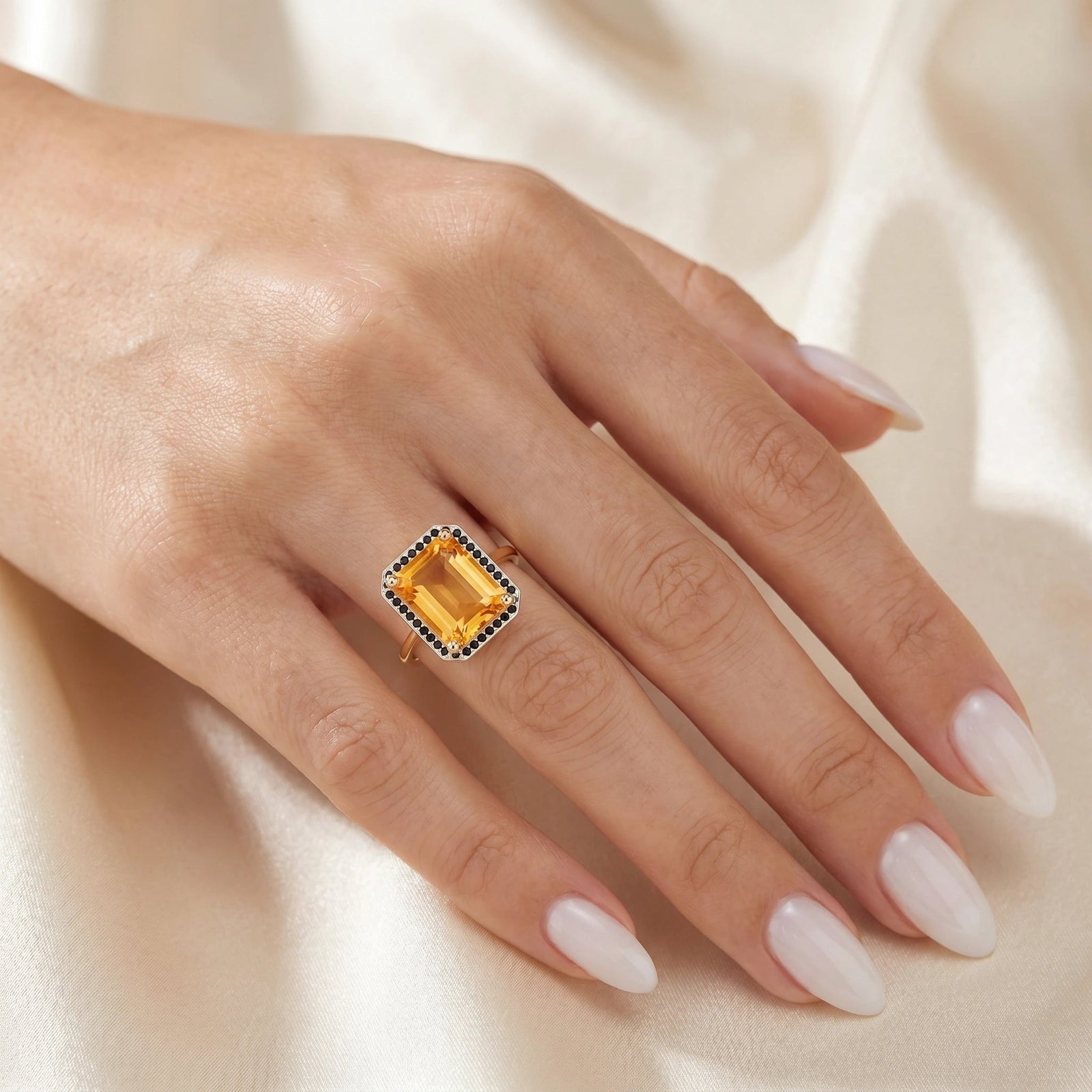 Yellow Gold Ring Citrine 10K — Nives