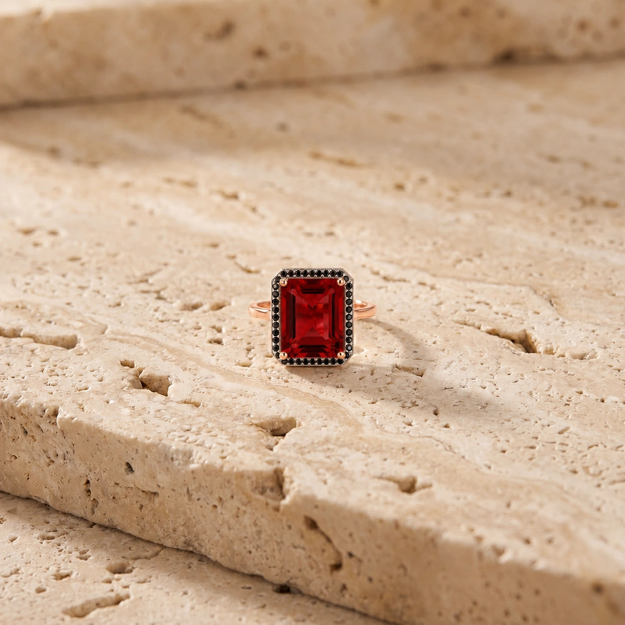 Rose Gold Ring Garnet 10K — Nives
