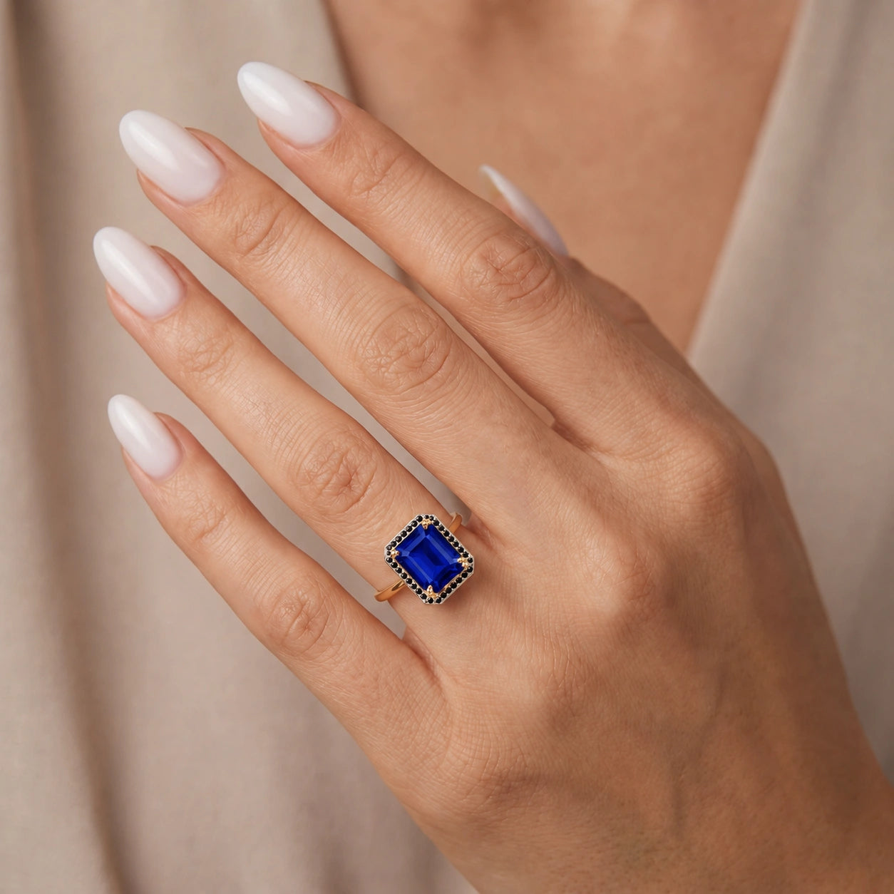 Yellow Gold Ring Sapphire 10K — Nives