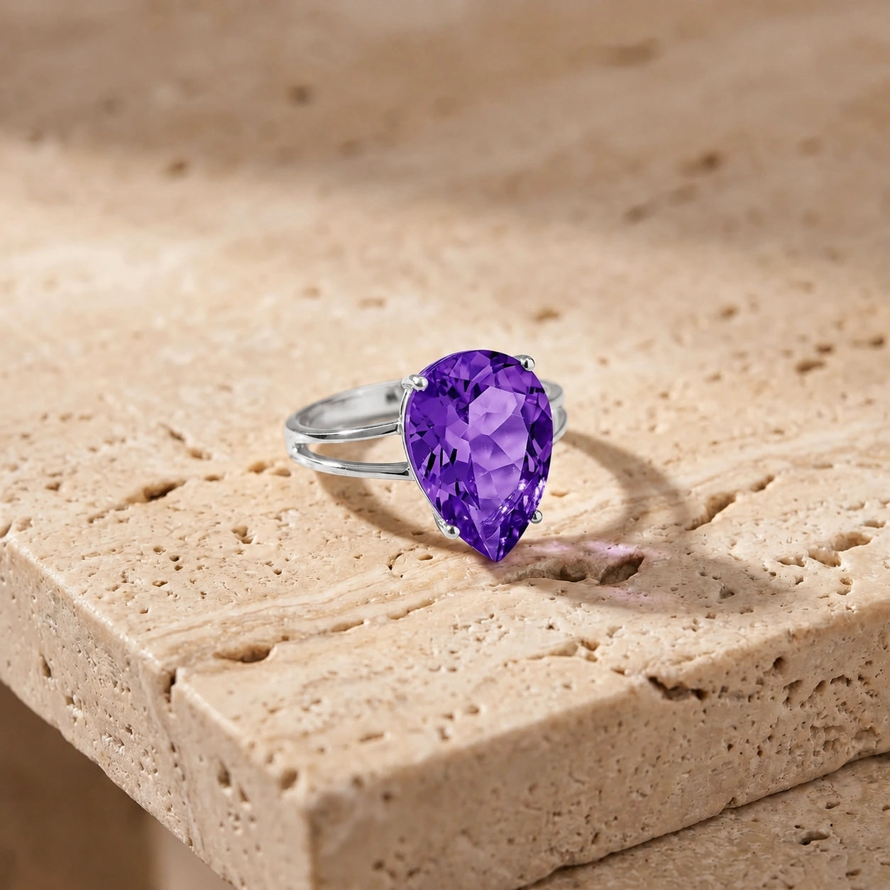 White Gold Heirloom Ring Amethyst 10K — Aurora