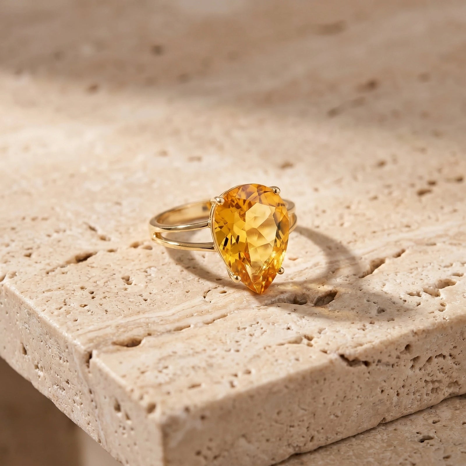 Yellow Gold Heirloom Ring Citrine 10K — Aurora