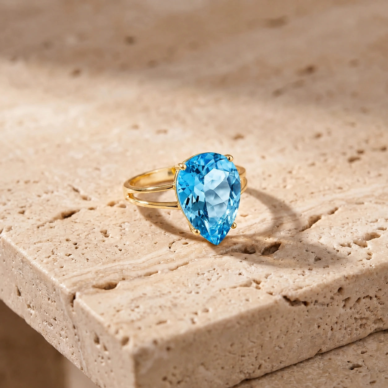 Yellow Gold Heirloom Ring Blue Topaz 10K — Aurora