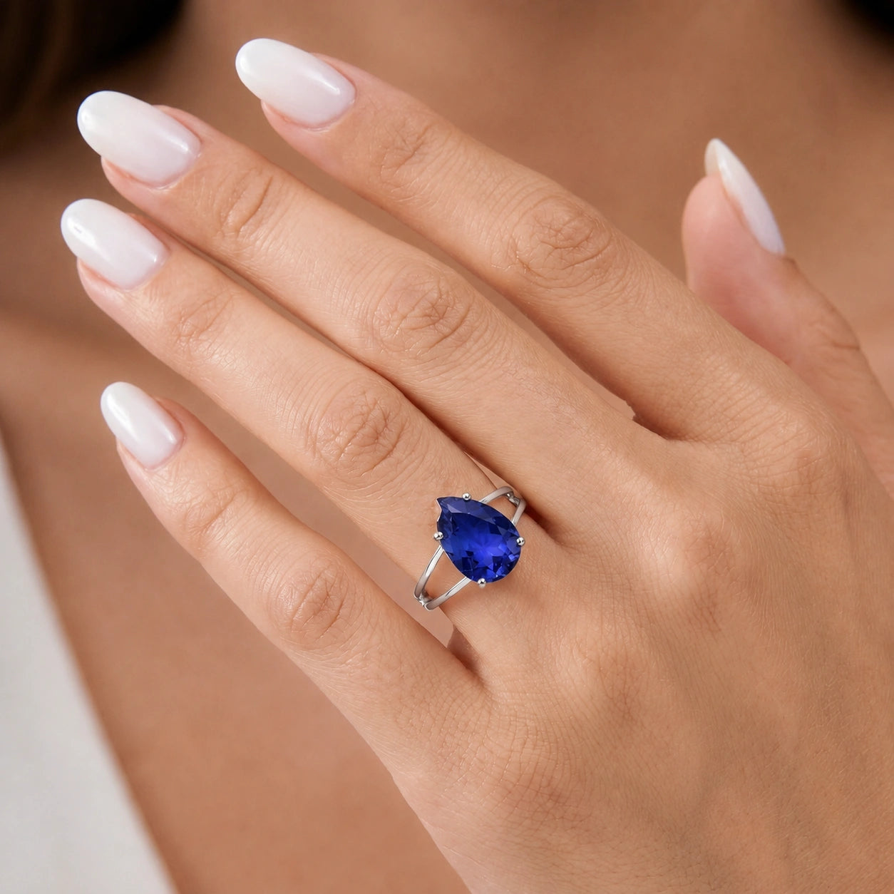 White Gold Heirloom Ring Sapphire 10K — Aurora