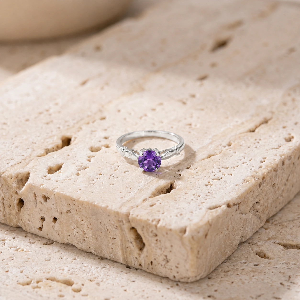 White Gold Amethyst — Ausilia