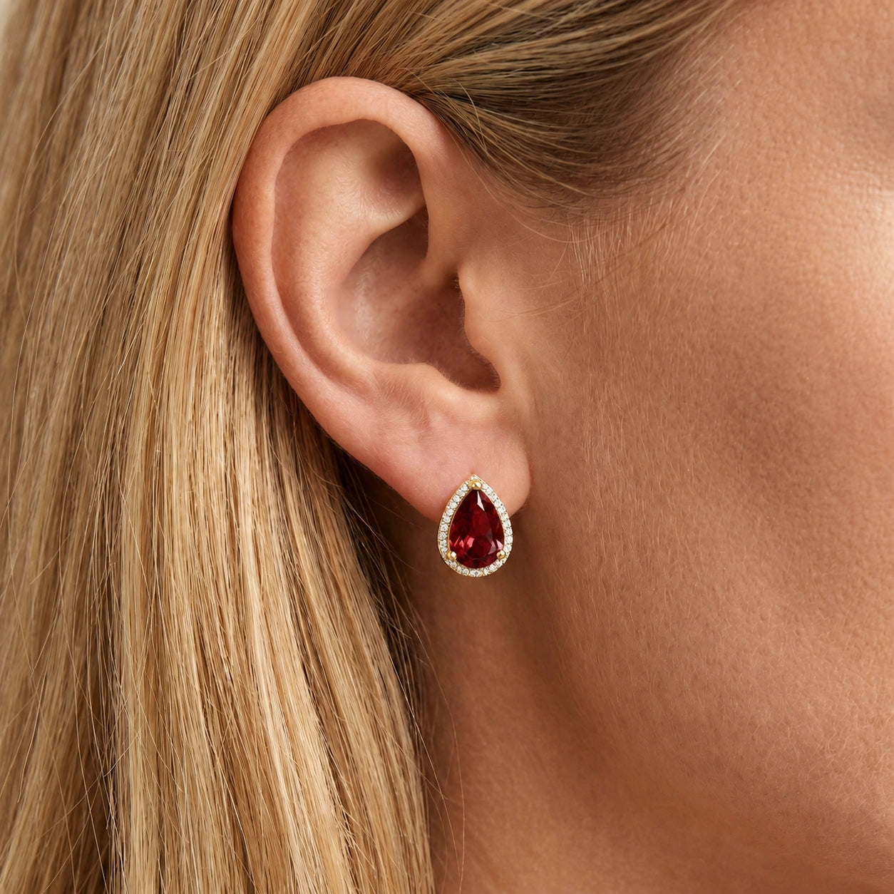 Yellow Gold Earrings Garnet 10K — Bettina