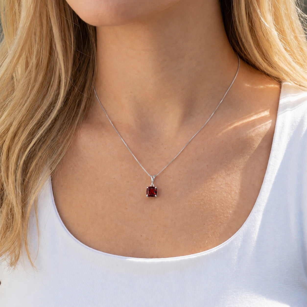 White Gold Garnet — Calida