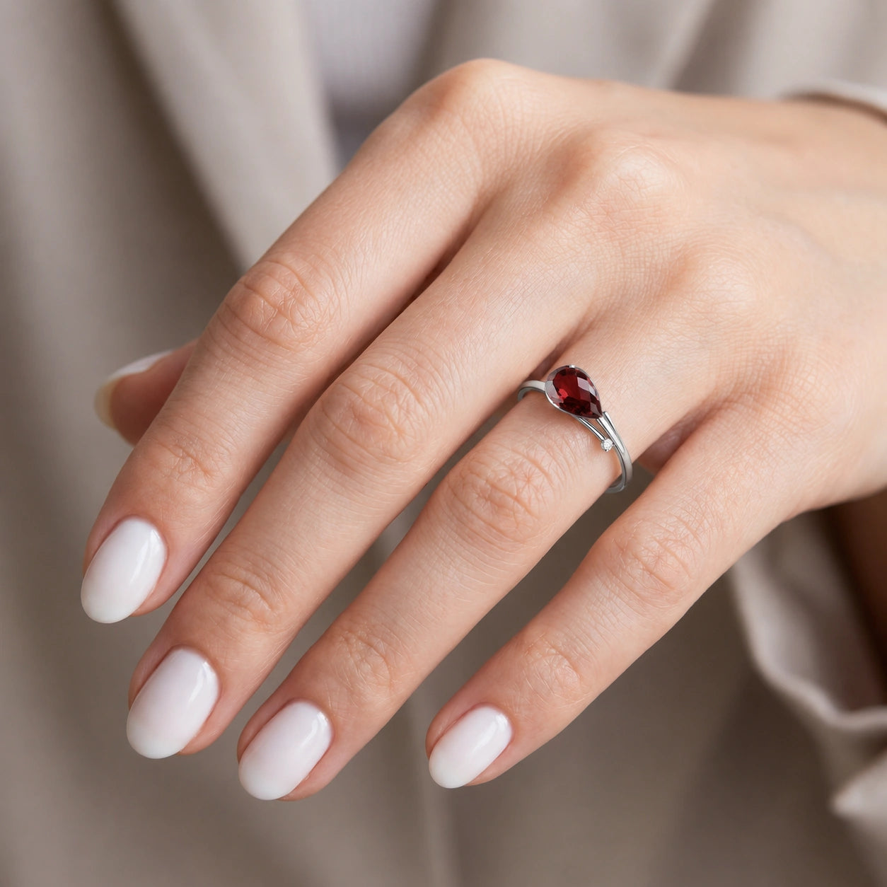 White Gold Garnet & Diamond — Editta