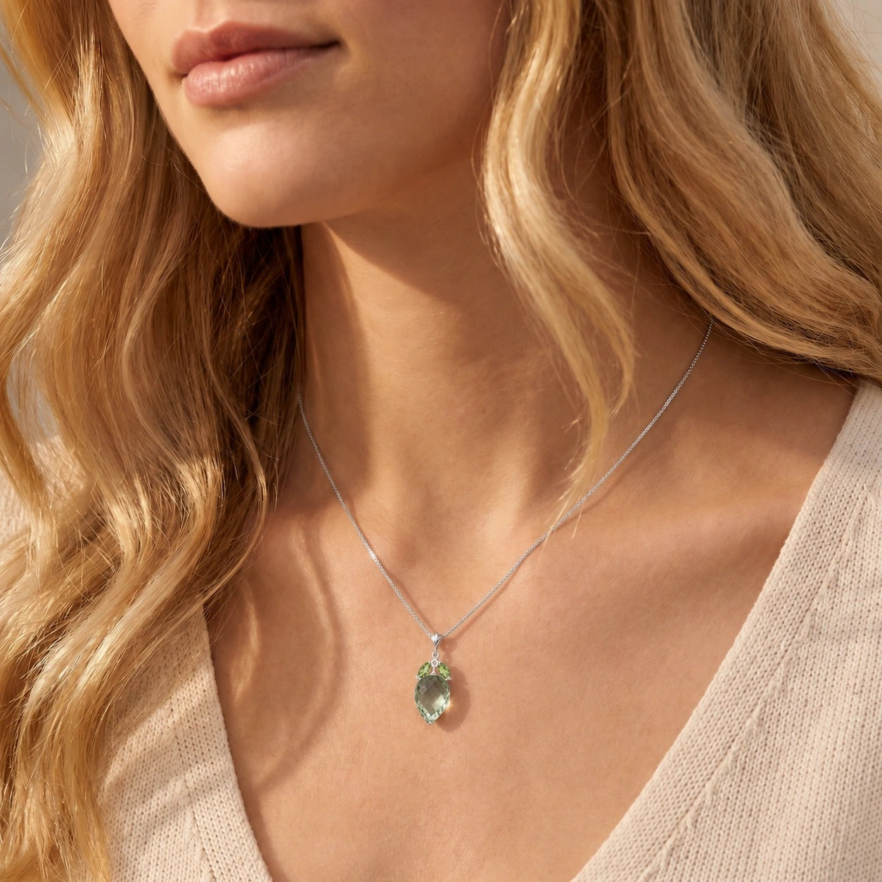 White Gold Pendant Necklace Blue Topaz 10K — Graziella