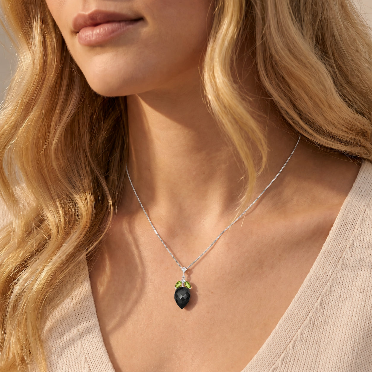 White Gold Pendant Necklace Spinel 10K — Graziella