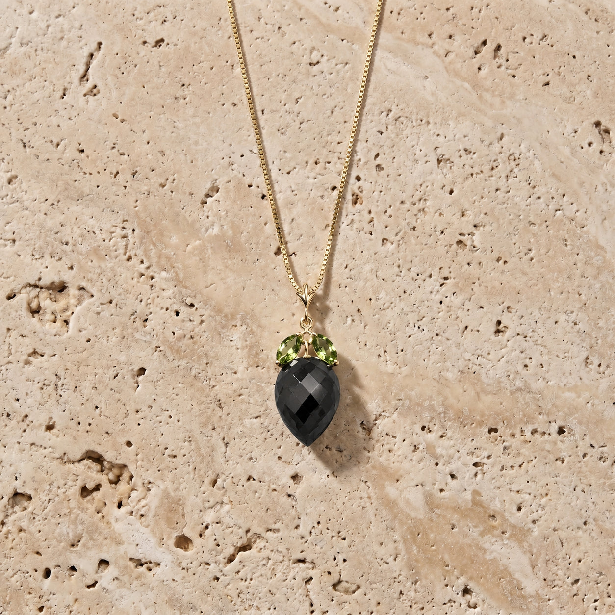 Yellow Gold Pendant Necklace Spinel 10K — Graziella