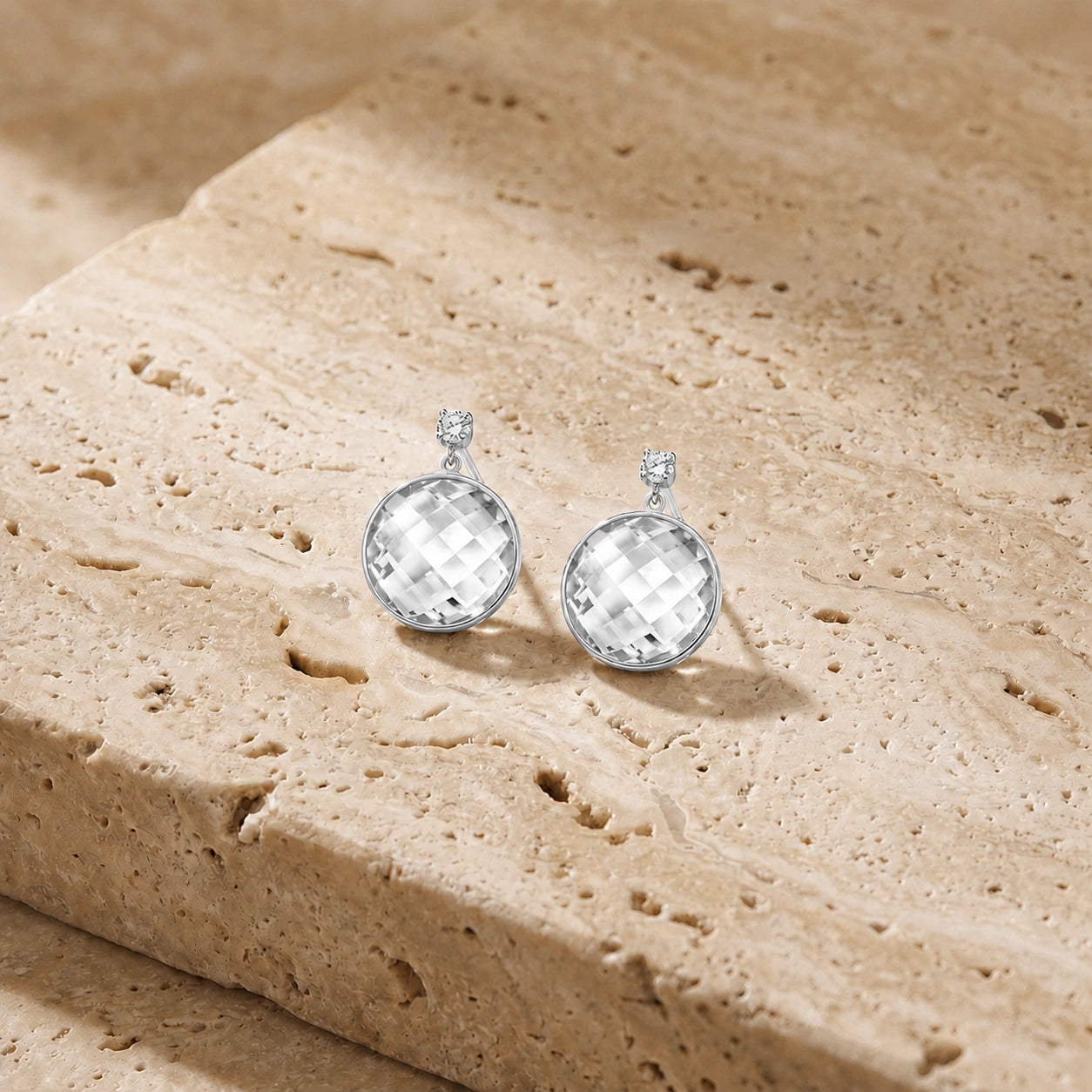 White Gold Green Corundum & Diamond — Mariaalbertina