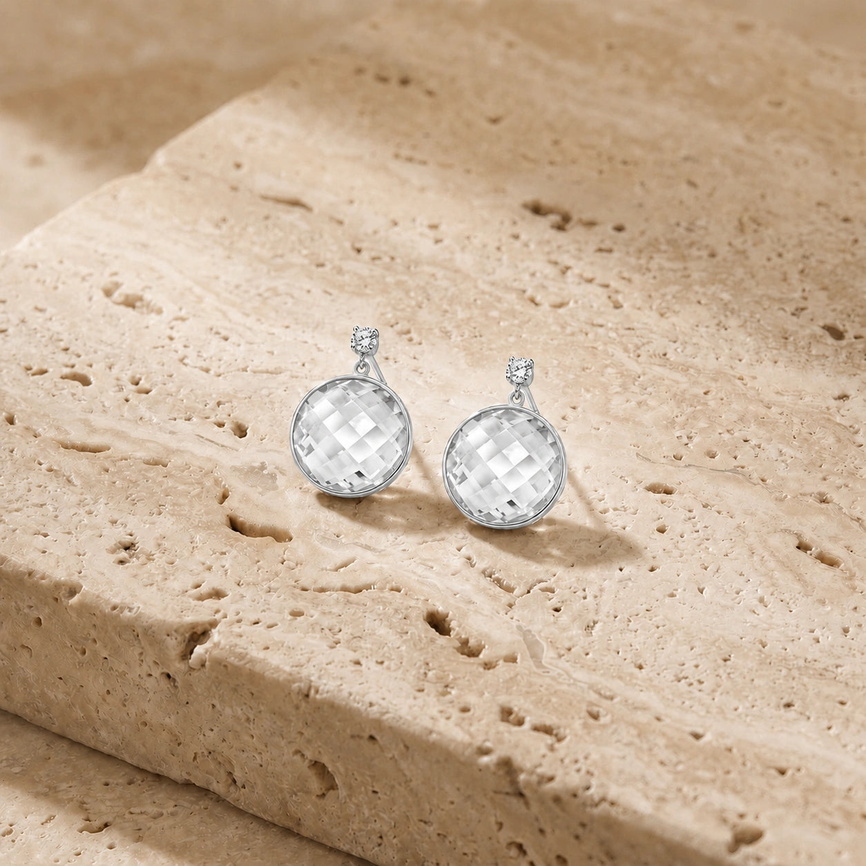 White Gold Ruby & Diamond — Mariaalbertina