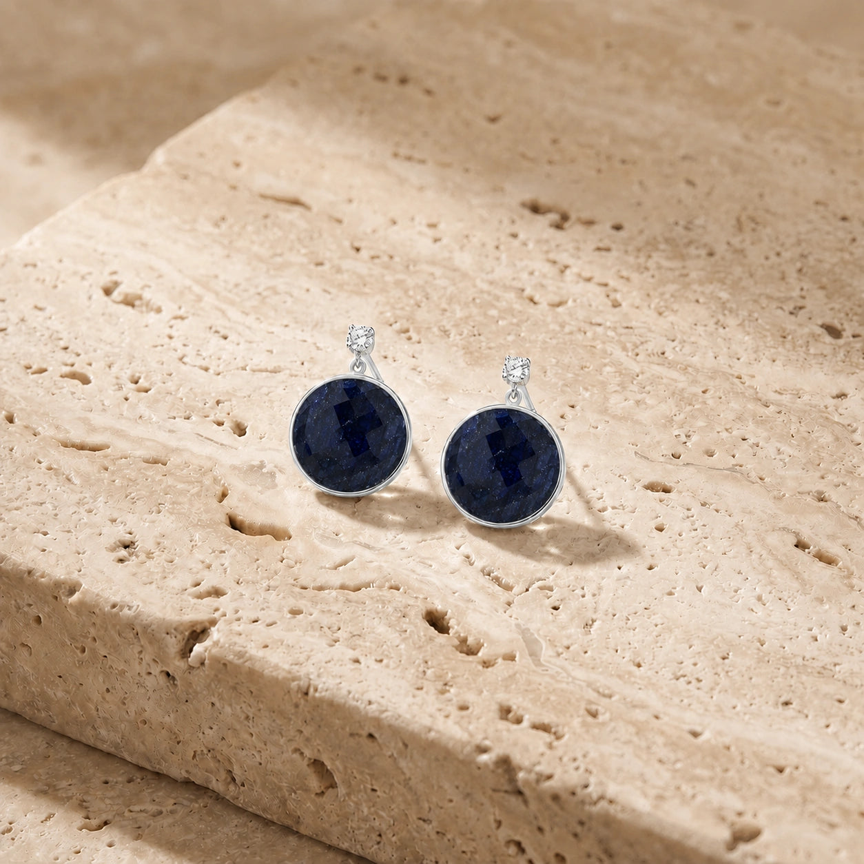 White Gold Sapphire & Diamond — Mariaalbertina