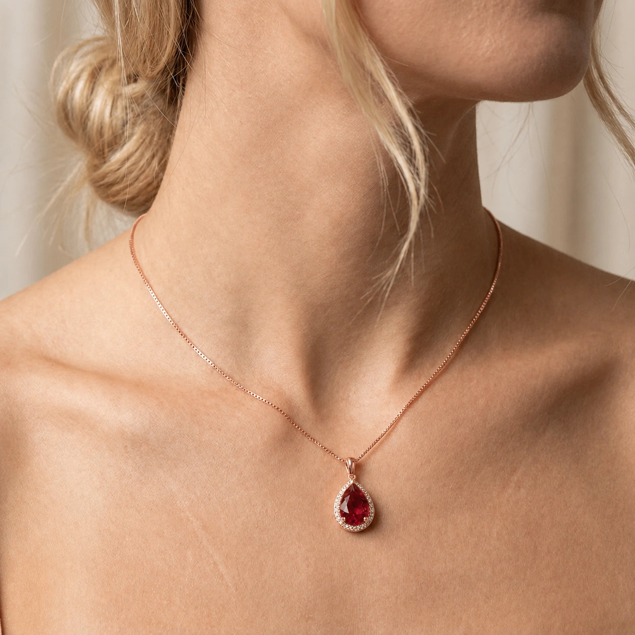 Rose Gold Pendant Necklace Garnet 10K — Carmen