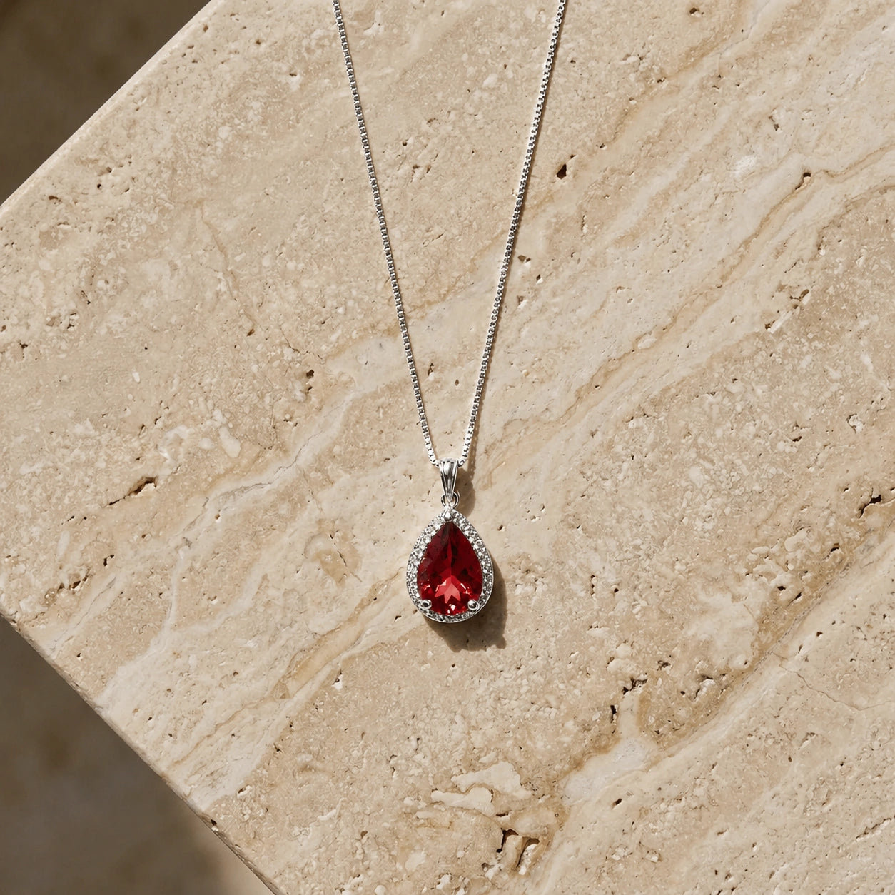 White Gold Pendant Necklace Garnet 10K — Carmen