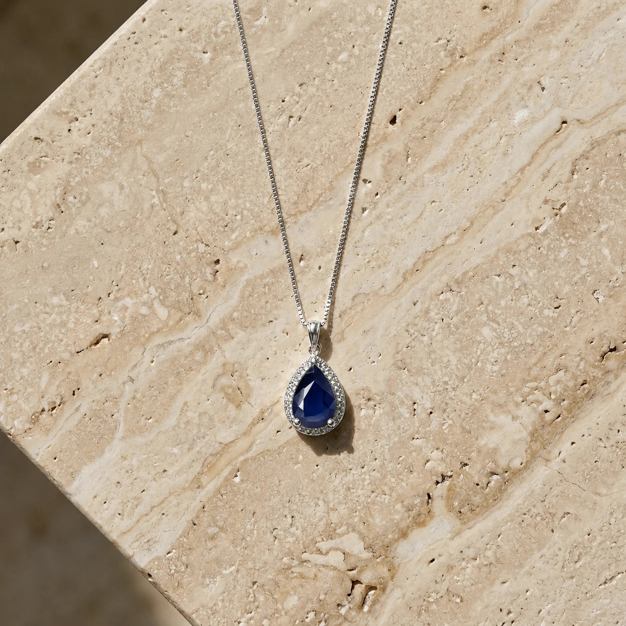 White Gold Pendant Necklace Sapphire 10K — Carmen