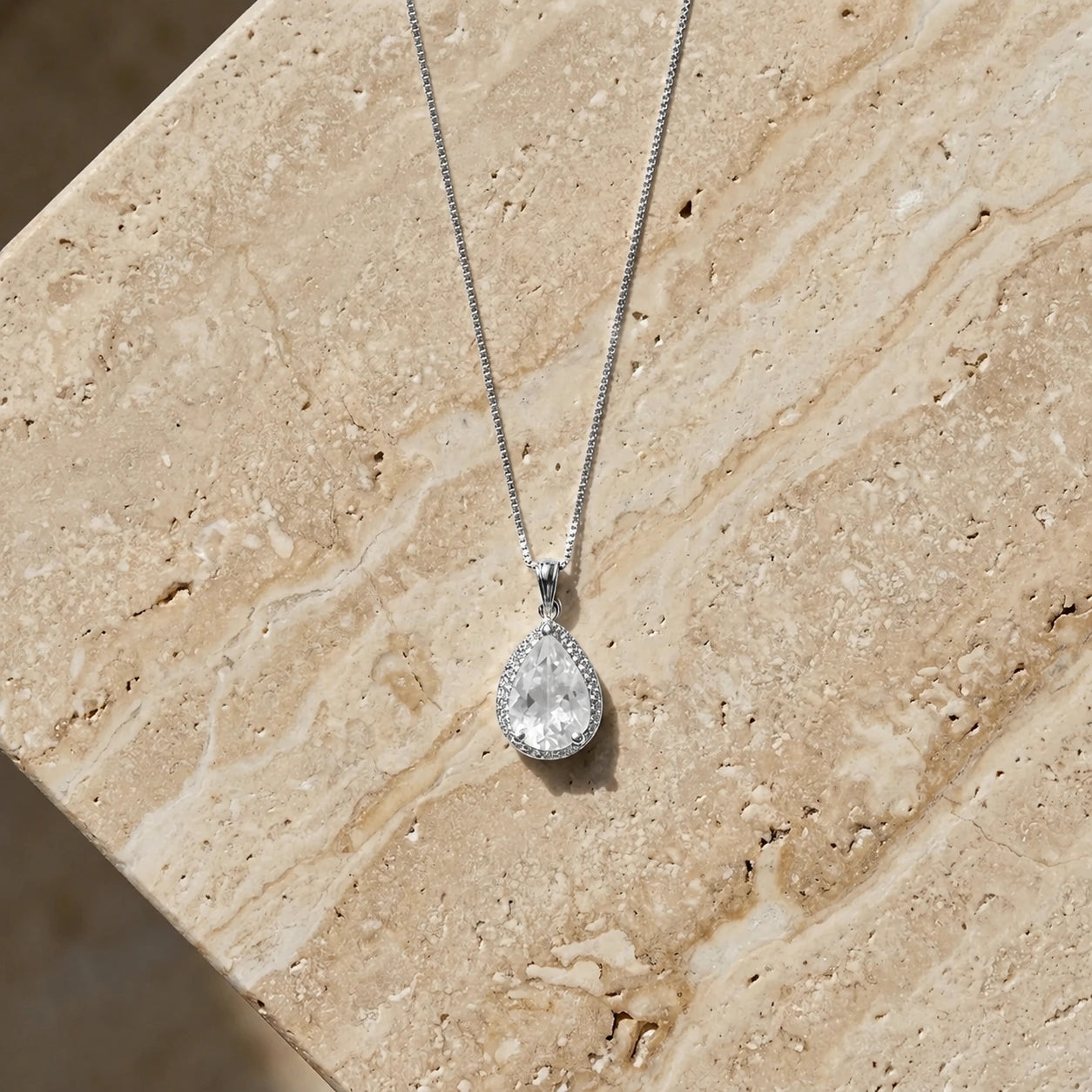 White Gold Pendant Necklace White Topaz 10K — Carmen