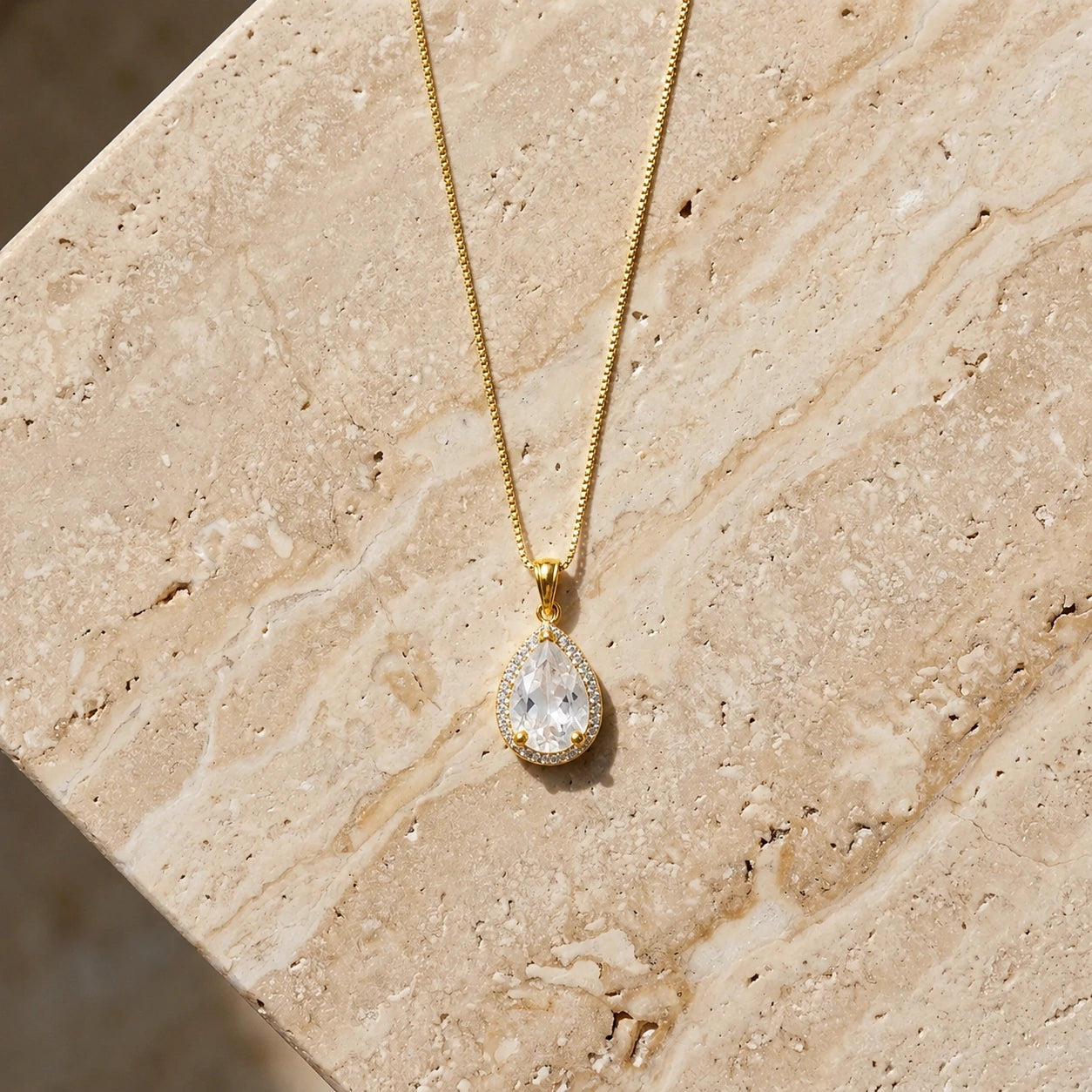 Yellow Gold Pendant Necklace White Topaz 10K — Carmen