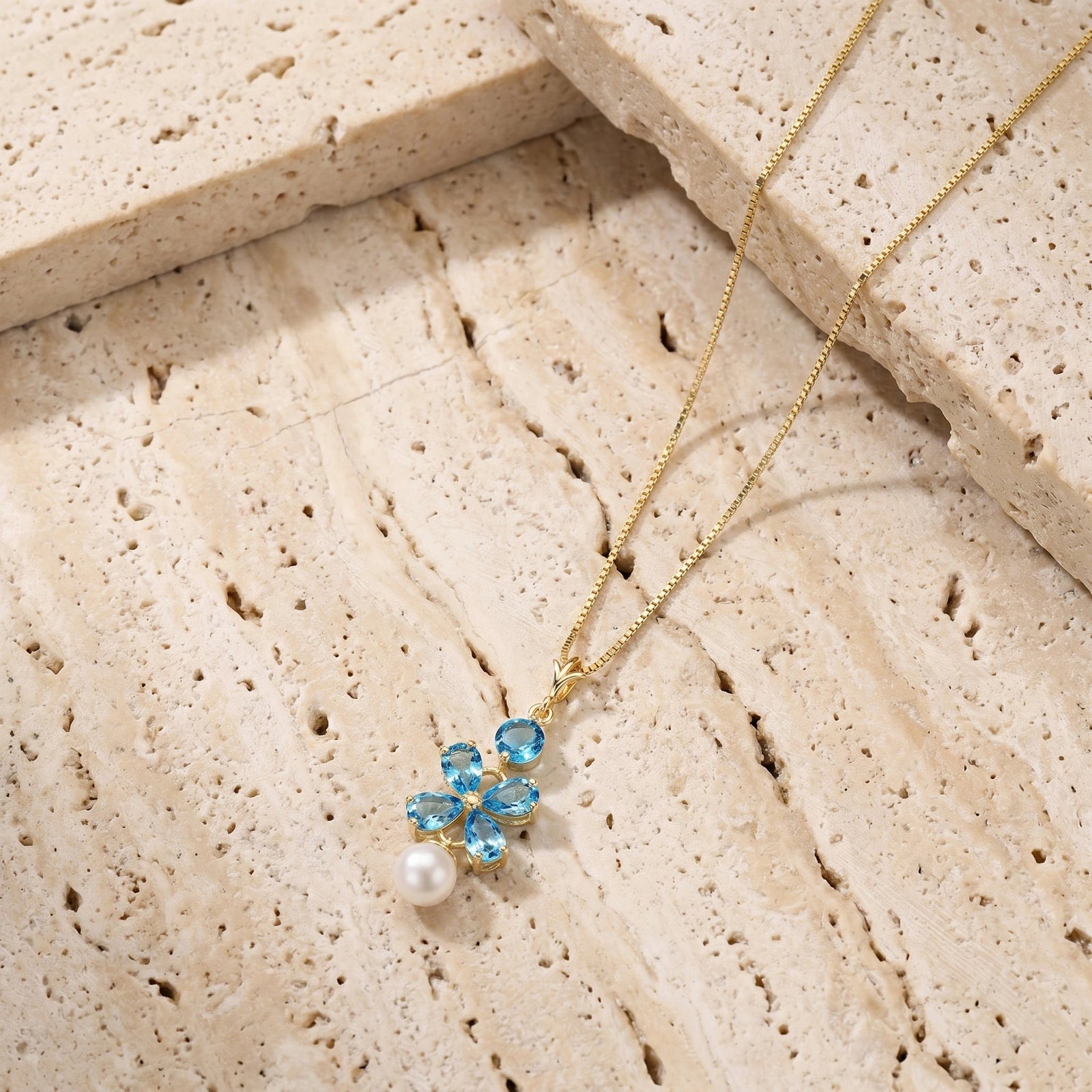 Yellow Gold Pearl & Blue Topaz — Amantina