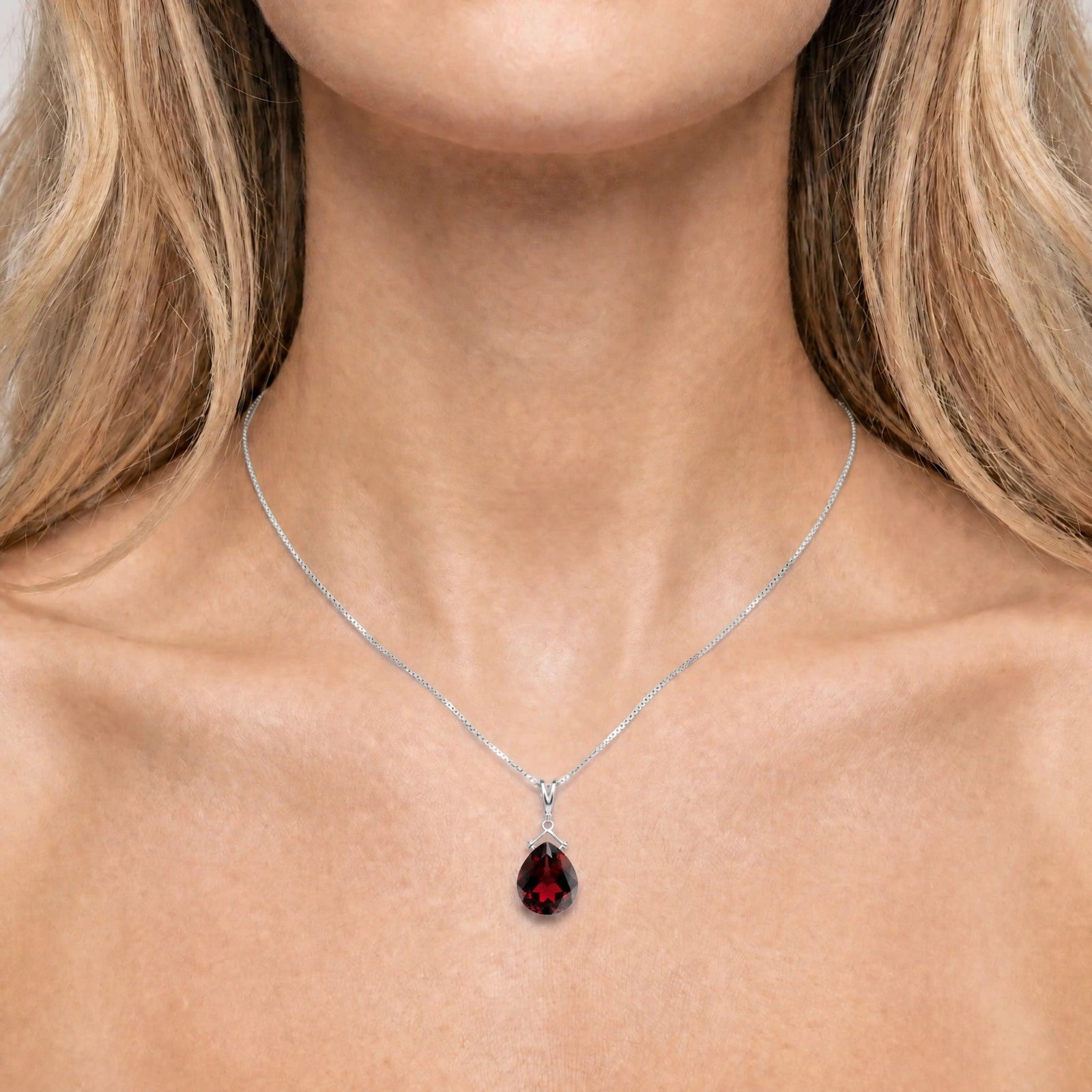 White Gold Garnet — Bellina