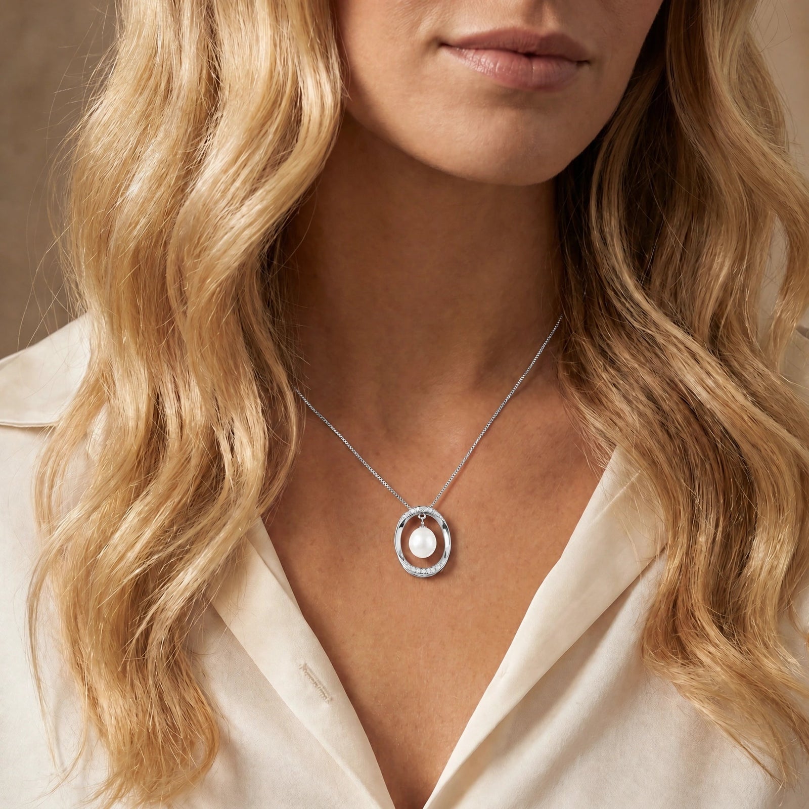 White Gold Pendant Necklace Pearl 10K — Donata