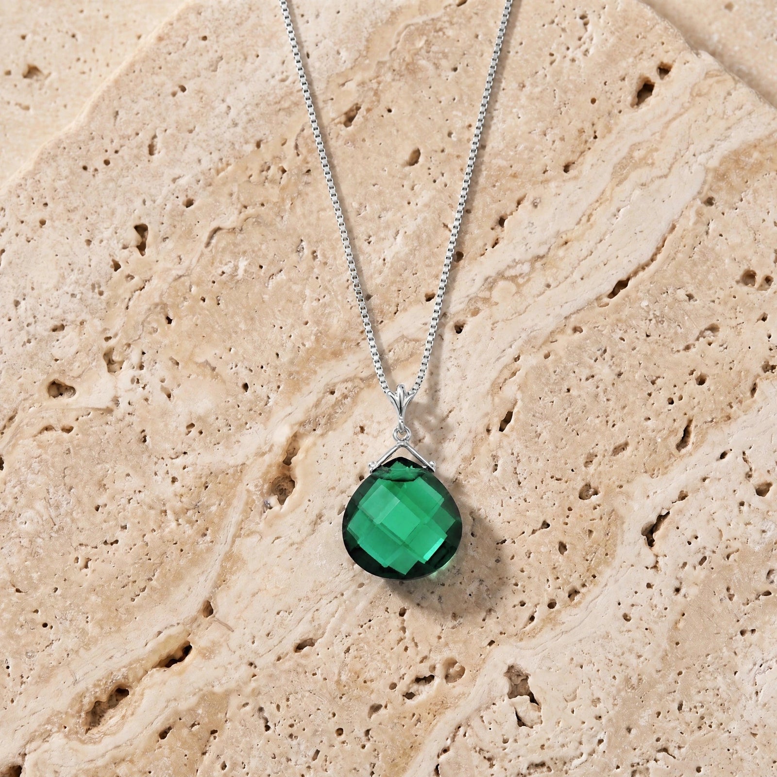 White Gold Necklace Emerald 10K — Mafalda