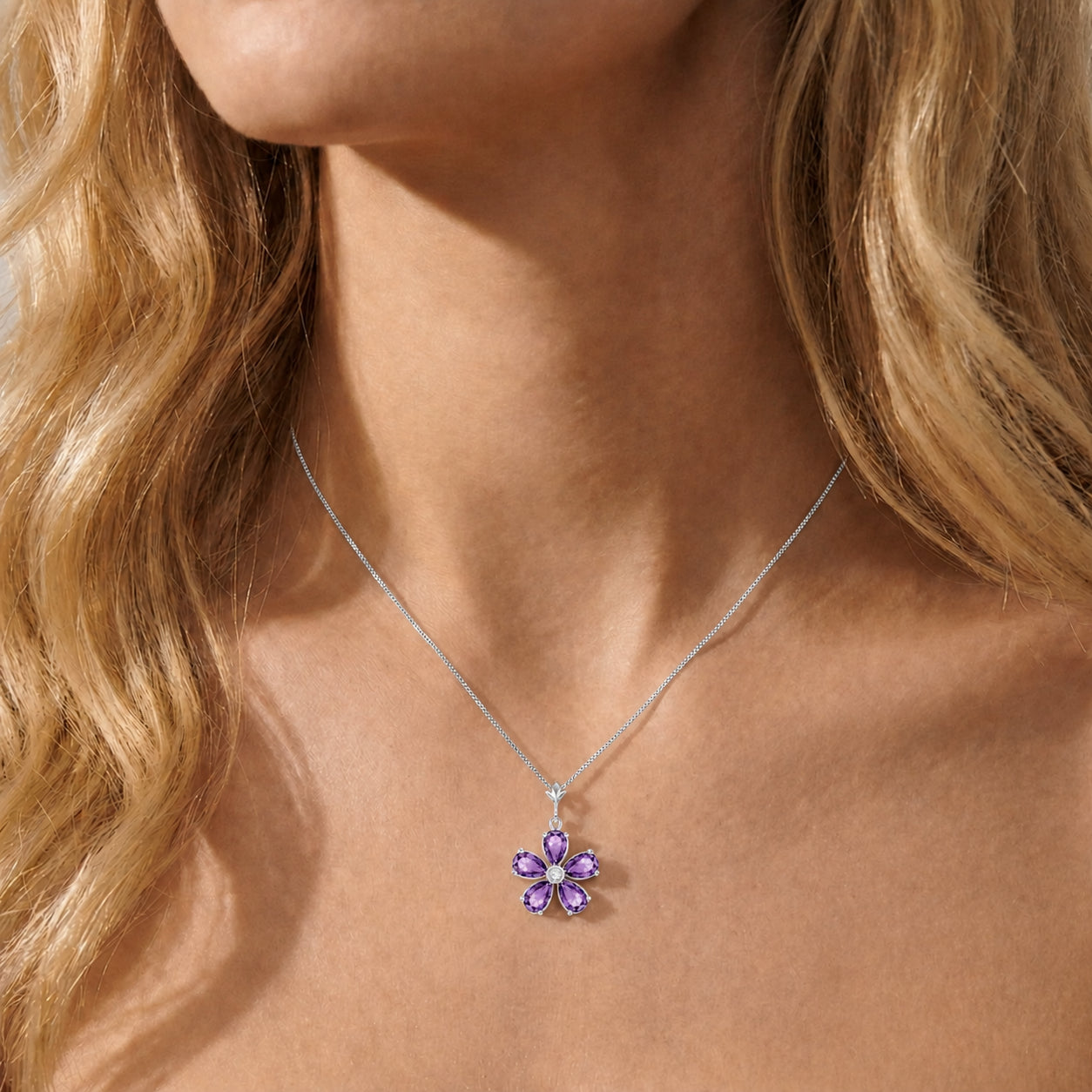 White Gold Radiance Necklace Peridot 10K — Felicita