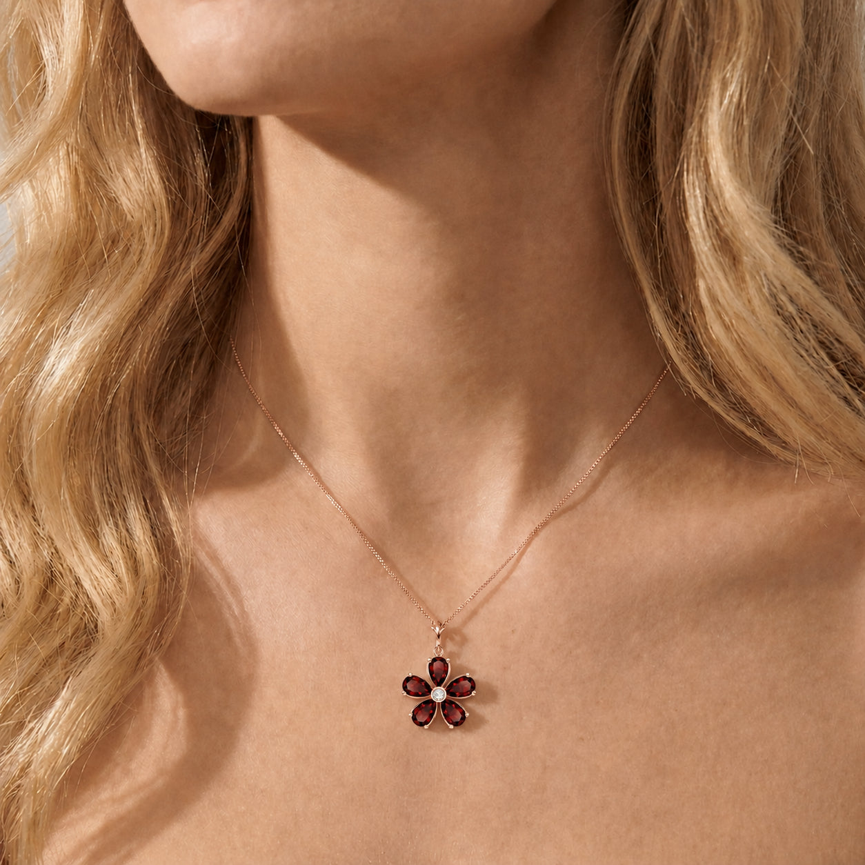 Rose Gold Radiance Necklace Emerald 10K — Felicita