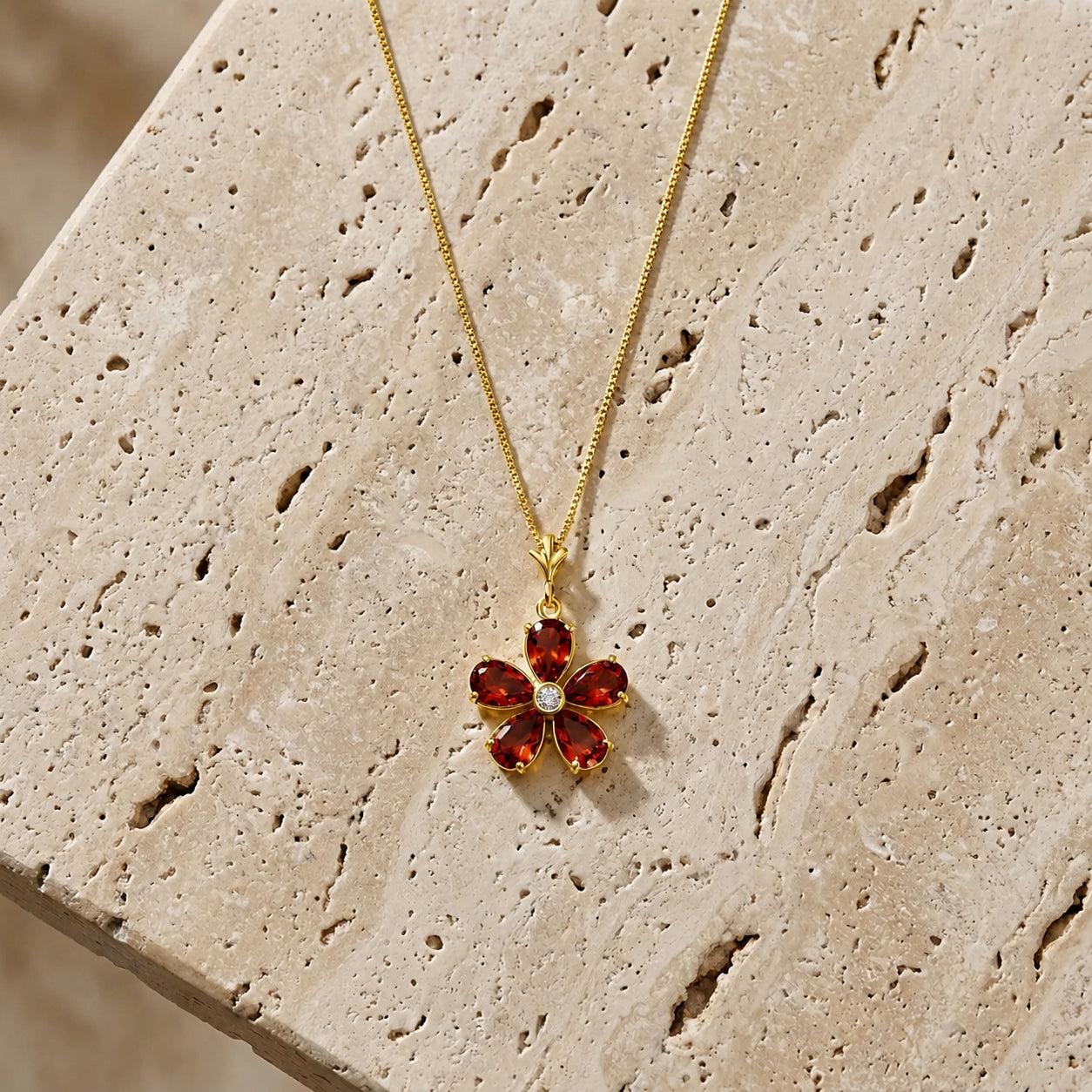 Yellow Gold Radiance Necklace Emerald 10K — Felicita